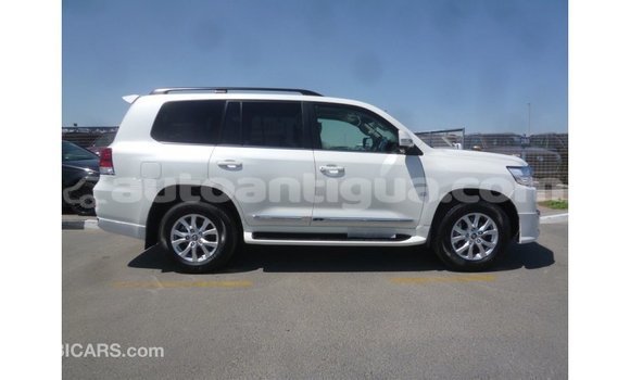 Buy Import Toyota Land Cruiser White Car in Import - Dubai in Antigua Buy Import Toyota Land Cruiser White Car in Import - Dubai in Antigua