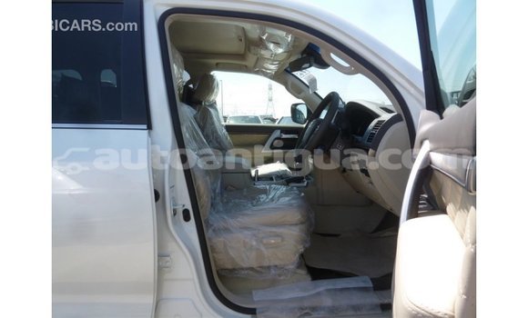 Buy Import Toyota Land Cruiser White Car in Import - Dubai in Antigua Buy Import Toyota Land Cruiser White Car in Import - Dubai in Antigua