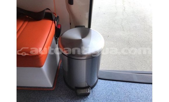 Buy Import Toyota Hiace White Car in Import - Dubai in Antigua Buy Import Toyota Hiace White Car in Import - Dubai in Antigua