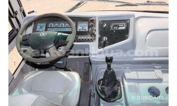 Buy Import Tata Xenon White Car in Import - Dubai in Antigua