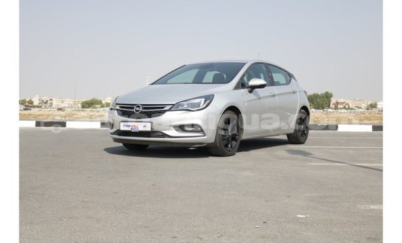 Buy Import Opel Astra White Car in Import - Dubai in Antigua