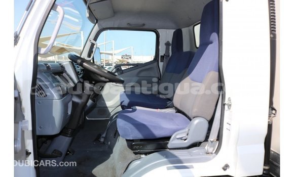Buy Import Mitsubishi L400 White Truck in Import - Dubai in Antigua