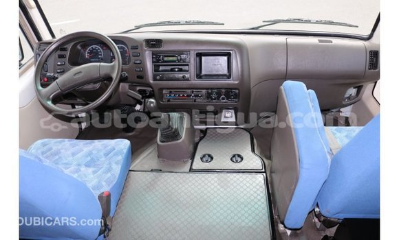 Buy Import Mitsubishi L400 White Truck in Import - Dubai in Antigua