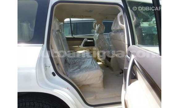 Buy Import Toyota Land Cruiser White Car in Import - Dubai in Antigua Buy Import Toyota Land Cruiser White Car in Import - Dubai in Antigua