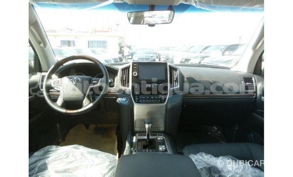 Buy Import Toyota Land Cruiser White Car in Import - Dubai in Antigua Buy Import Toyota Land Cruiser White Car in Import - Dubai in Antigua