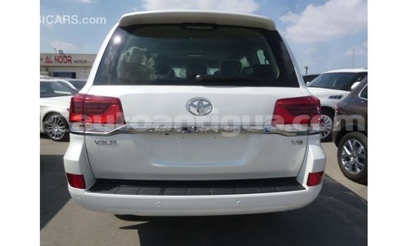 Buy Import Toyota Land Cruiser White Car in Import - Dubai in Antigua Buy Import Toyota Land Cruiser White Car in Import - Dubai in Antigua