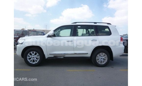 Buy Import Toyota Land Cruiser White Car in Import - Dubai in Antigua Buy Import Toyota Land Cruiser White Car in Import - Dubai in Antigua