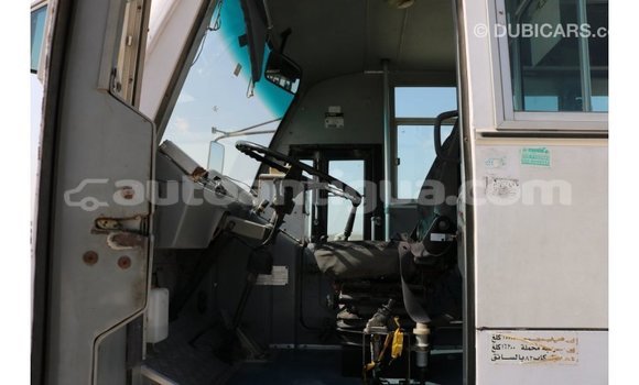 Buy Import Tata Xenon White Car in Import - Dubai in Antigua