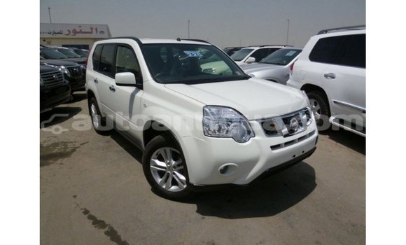 Buy Import Nissan Evalia White Truck in Import - Dubai in Antigua