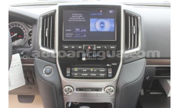 Buy Import Toyota Land Cruiser White Car in Import - Dubai in Antigua Buy Import Toyota Land Cruiser White Car in Import - Dubai in Antigua