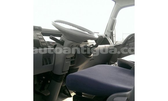 Buy Import Mitsubishi L400 White Truck in Import - Dubai in Antigua