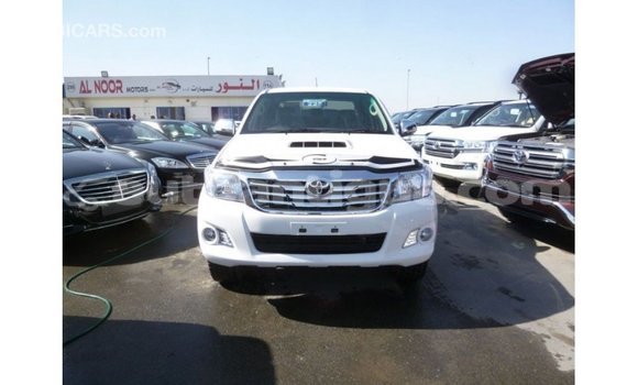 Buy Import Toyota Hilux White Car in Import - Dubai in Antigua Buy Import Toyota Hilux White Car in Import - Dubai in Antigua