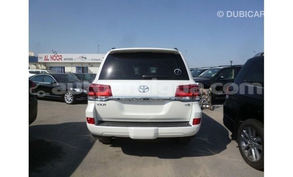 Buy Import Toyota Land Cruiser White Car in Import - Dubai in Antigua Buy Import Toyota Land Cruiser White Car in Import - Dubai in Antigua