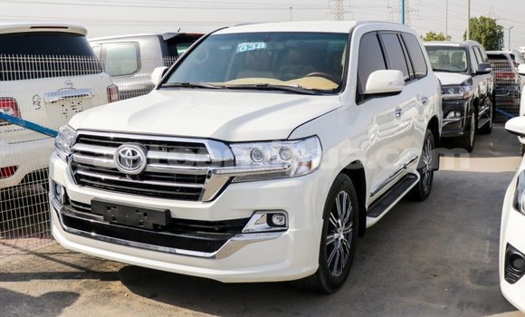 Buy Import Toyota Land Cruiser White Car in Import - Dubai in Antigua Buy Import Toyota Land Cruiser White Car in Import - Dubai in Antigua