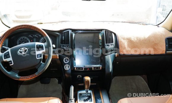 Buy Import Toyota Land Cruiser White Car in Import - Dubai in Antigua Buy Import Toyota Land Cruiser White Car in Import - Dubai in Antigua