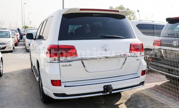 Buy Import Toyota Land Cruiser White Car in Import - Dubai in Antigua Buy Import Toyota Land Cruiser White Car in Import - Dubai in Antigua