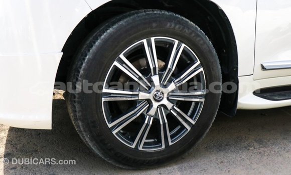 Buy Import Toyota Land Cruiser White Car in Import - Dubai in Antigua Buy Import Toyota Land Cruiser White Car in Import - Dubai in Antigua