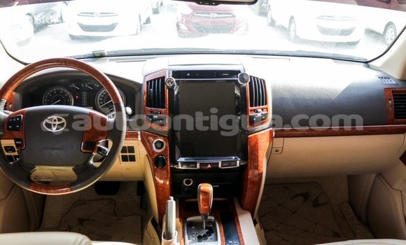 Buy Import Toyota Land Cruiser White Car in Import - Dubai in Antigua Buy Import Toyota Land Cruiser White Car in Import - Dubai in Antigua