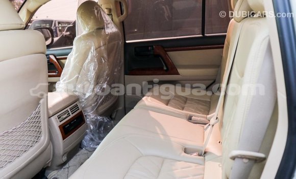 Buy Import Toyota Land Cruiser White Car in Import - Dubai in Antigua Buy Import Toyota Land Cruiser White Car in Import - Dubai in Antigua