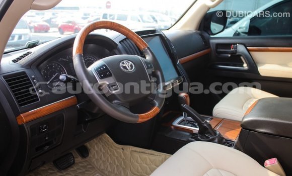 Buy Import Toyota Land Cruiser White Car in Import - Dubai in Antigua Buy Import Toyota Land Cruiser White Car in Import - Dubai in Antigua