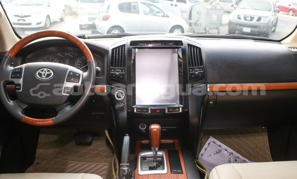 Buy Import Toyota Land Cruiser White Car in Import - Dubai in Antigua Buy Import Toyota Land Cruiser White Car in Import - Dubai in Antigua