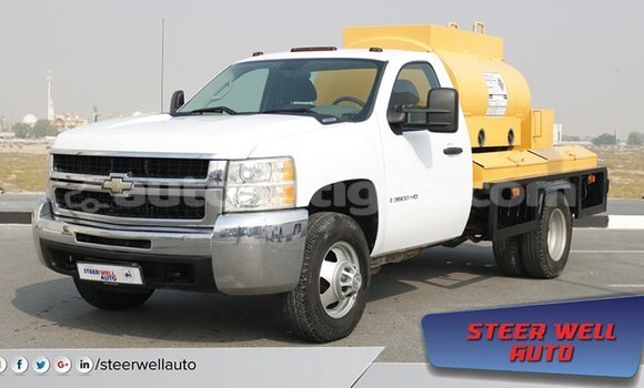Buy Import Chevrolet Silverado White Car in Import - Dubai in Antigua