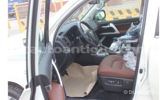 Buy Import Toyota Land Cruiser White Car in Import - Dubai in Antigua Buy Import Toyota Land Cruiser White Car in Import - Dubai in Antigua
