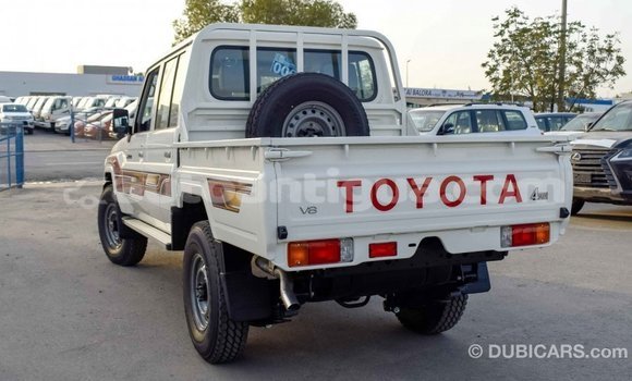Buy Import Toyota Land Cruiser White Car in Import - Dubai in Antigua Buy Import Toyota Land Cruiser White Car in Import - Dubai in Antigua