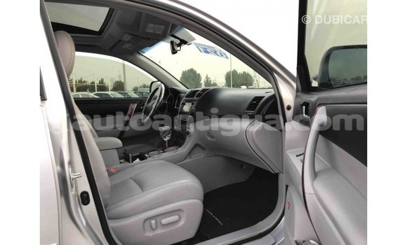 Buy Import Toyota Highlander Other Car in Import - Dubai in Antigua Buy Import Toyota Highlander Other Car in Import - Dubai in Antigua