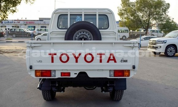 Buy Import Toyota Land Cruiser White Car in Import - Dubai in Antigua Buy Import Toyota Land Cruiser White Car in Import - Dubai in Antigua