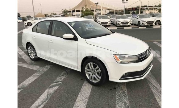 Buy Import Volkswagen Jetta White Car in Import - Dubai in Antigua