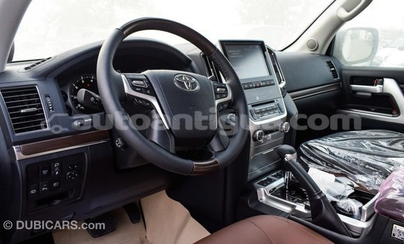 Buy Import Toyota Land Cruiser White Car in Import - Dubai in Antigua Buy Import Toyota Land Cruiser White Car in Import - Dubai in Antigua