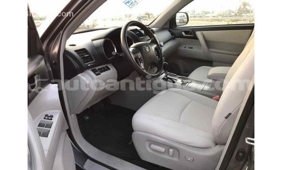 Buy Import Toyota Highlander Other Car in Import - Dubai in Antigua Buy Import Toyota Highlander Other Car in Import - Dubai in Antigua