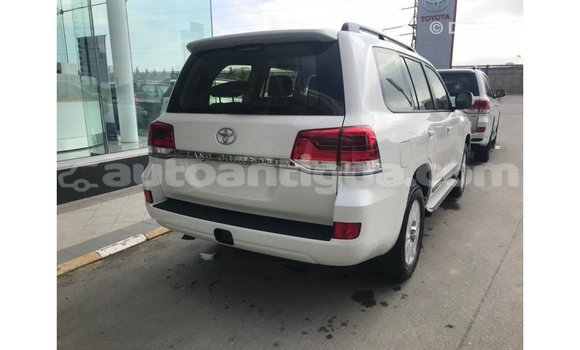 Buy Import Toyota Land Cruiser White Car in Import - Dubai in Antigua Buy Import Toyota Land Cruiser White Car in Import - Dubai in Antigua
