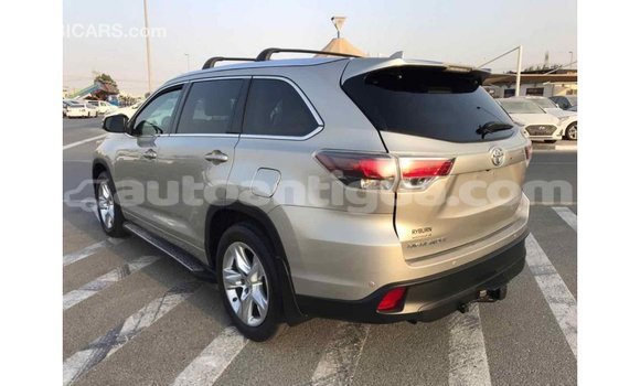 Buy Import Toyota Highlander Beige Car in Import - Dubai in Antigua Buy Import Toyota Highlander Beige Car in Import - Dubai in Antigua
