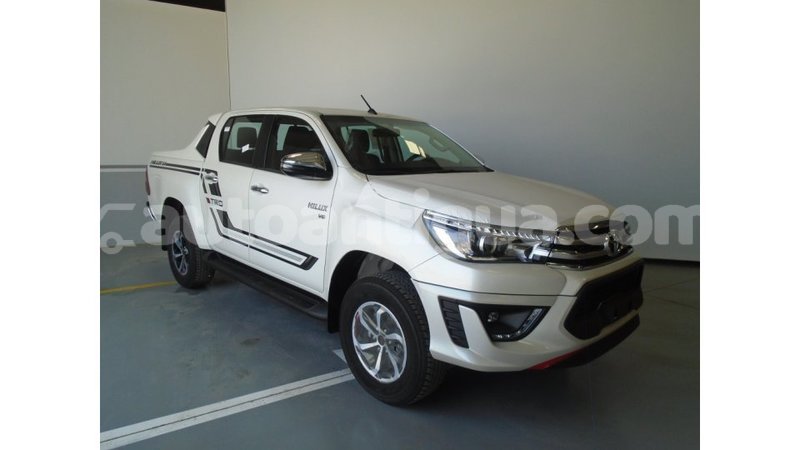 Big with watermark toyota hilux antigua import dubai 1182
