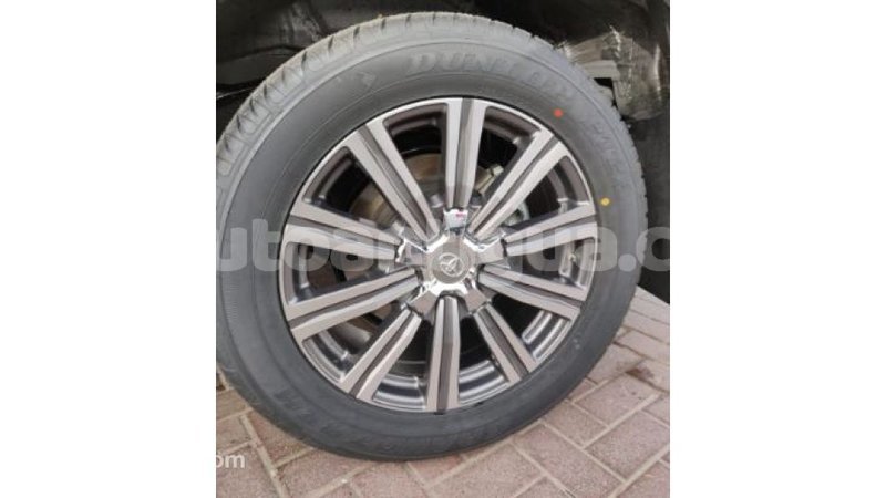 Big with watermark toyota land cruiser antigua import dubai 1202