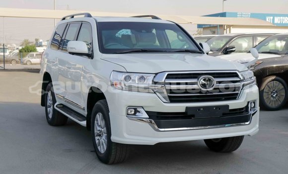 Buy Import Toyota Land Cruiser White Car in Import - Dubai in Antigua Buy Import Toyota Land Cruiser White Car in Import - Dubai in Antigua