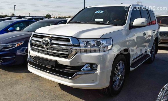 Buy Import Toyota Land Cruiser White Car in Import - Dubai in Antigua Buy Import Toyota Land Cruiser White Car in Import - Dubai in Antigua