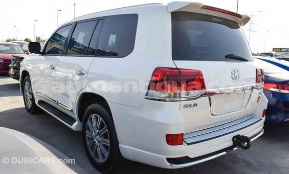 Buy Import Toyota Land Cruiser White Car in Import - Dubai in Antigua Buy Import Toyota Land Cruiser White Car in Import - Dubai in Antigua