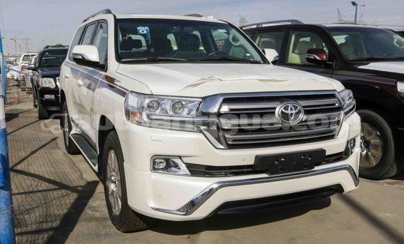Buy Import Toyota Land Cruiser White Car in Import - Dubai in Antigua Buy Import Toyota Land Cruiser White Car in Import - Dubai in Antigua