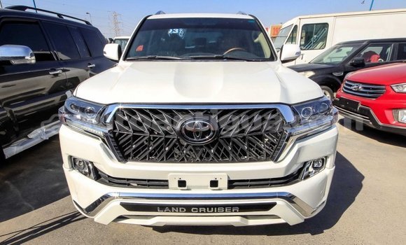 Buy Import Toyota Land Cruiser White Car in Import - Dubai in Antigua Buy Import Toyota Land Cruiser White Car in Import - Dubai in Antigua
