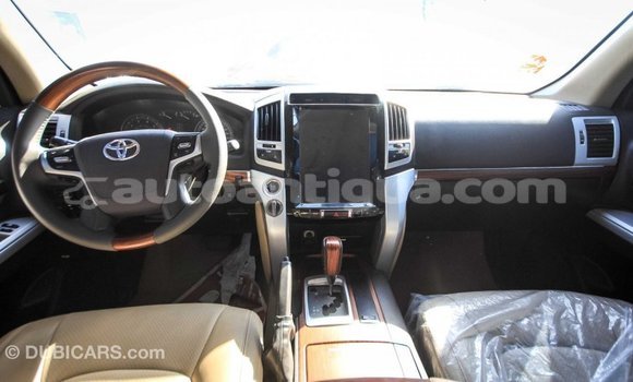 Buy Import Toyota Land Cruiser White Car in Import - Dubai in Antigua Buy Import Toyota Land Cruiser White Car in Import - Dubai in Antigua