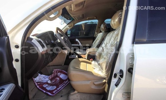 Buy Import Toyota Land Cruiser White Car in Import - Dubai in Antigua Buy Import Toyota Land Cruiser White Car in Import - Dubai in Antigua