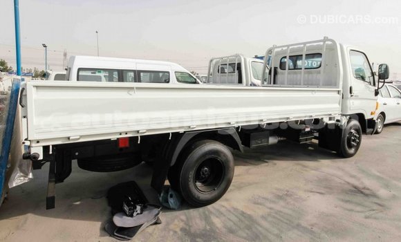 Buy Import Hyundai Accent White Car in Import - Dubai in Antigua Buy Import Hyundai Accent White Car in Import - Dubai in Antigua