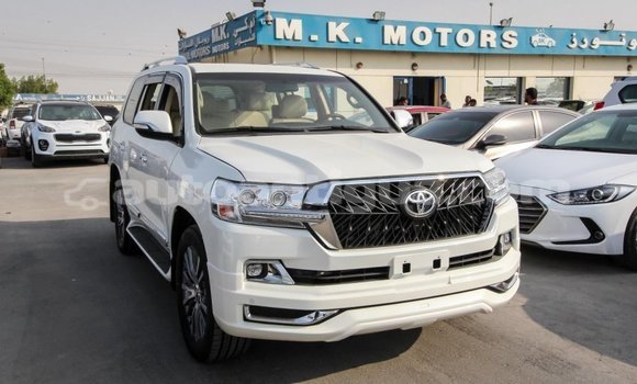 Buy Import Toyota Land Cruiser White Car in Import - Dubai in Antigua Buy Import Toyota Land Cruiser White Car in Import - Dubai in Antigua