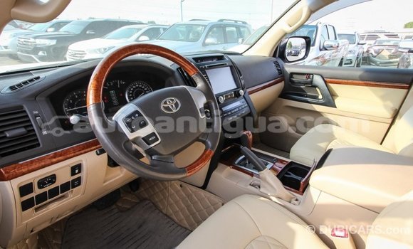 Buy Import Toyota Land Cruiser White Car in Import - Dubai in Antigua Buy Import Toyota Land Cruiser White Car in Import - Dubai in Antigua