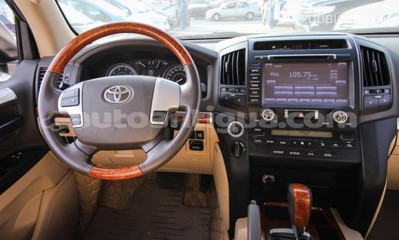 Buy Import Toyota Land Cruiser White Car in Import - Dubai in Antigua Buy Import Toyota Land Cruiser White Car in Import - Dubai in Antigua
