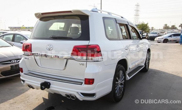 Buy Import Toyota Land Cruiser White Car in Import - Dubai in Antigua Buy Import Toyota Land Cruiser White Car in Import - Dubai in Antigua