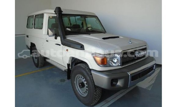 Buy Import Abarth 595 White Car in Import - Dubai in Antigua